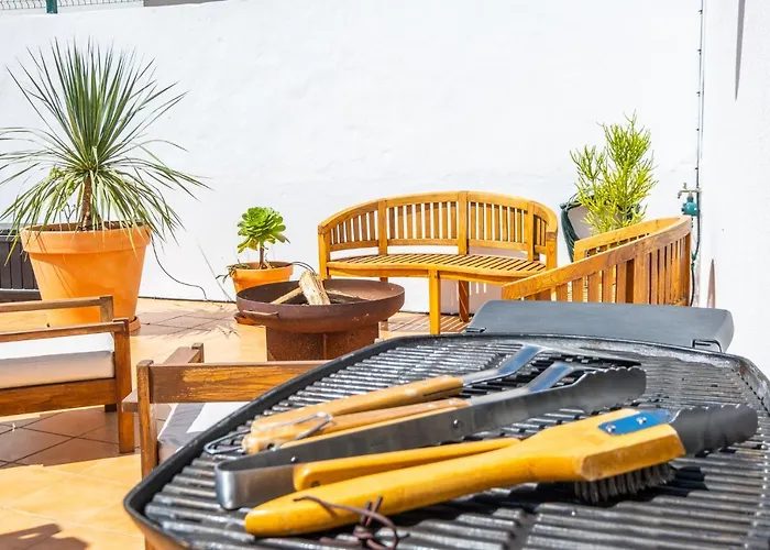 Stunning Terrace With Ocean View דירה