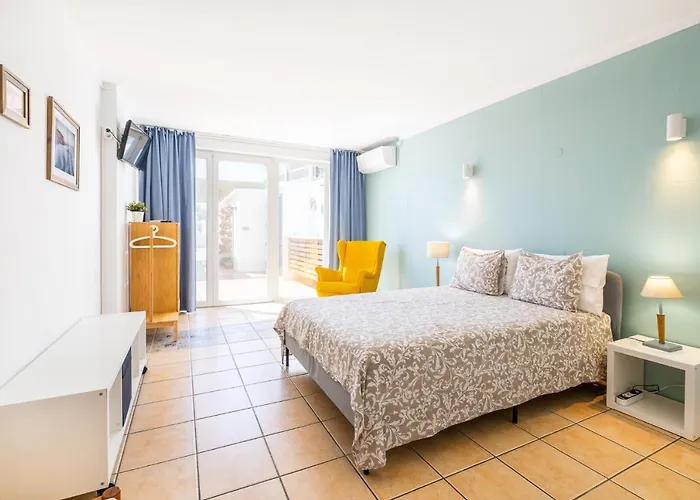 Stunning Terrace With Ocean View דירה