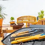 Stunning Terrace With Ocean View 아파트