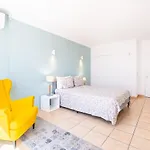 Stunning Terrace With Ocean View 아파트