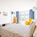 Stunning Terrace With Ocean View 아파트 알부페이라