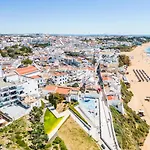 Stunning Terrace With Ocean View 아파트